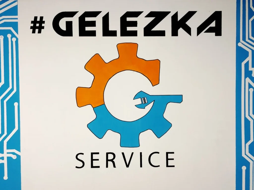 Фирменный логотип Gelezka Service на стене сервиса