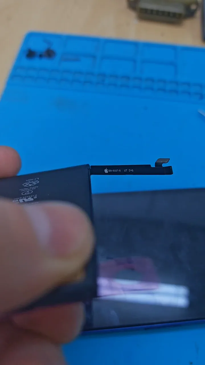 Замена аккумулятора iPhone 12