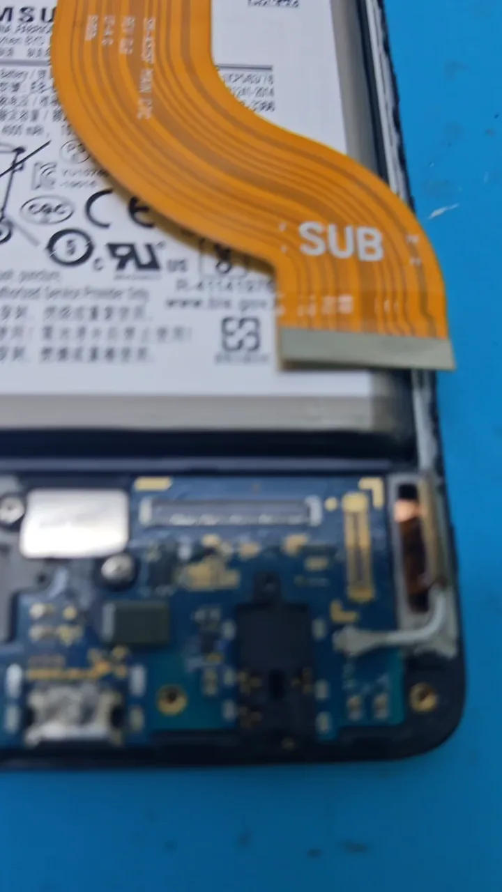 Замена нижней платы зарядки Samsung Galaxy A51 (A515)